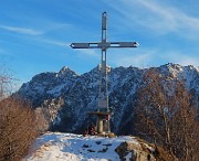 48 La bella croce del Monte Castello (1425 m) con Alben
